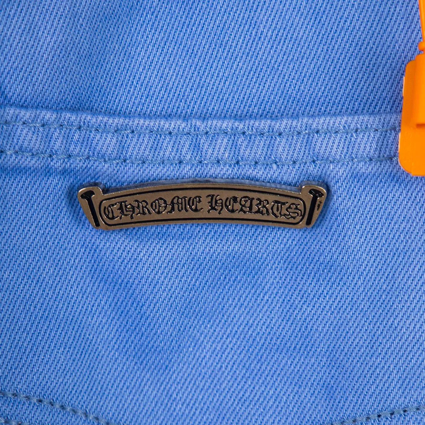 P270 CHROME HEARTS 25ss dopamine light blue cross patch leather washed jeans - Full of exploring the ultimate in fashion, Chrome Hearts' new Chrome Hearts pants not only present a unique style, the fresh ice blue color looks particularly youthful and energetic. The mid-high waist design is paired with a lazy and casual style, which not only shows long legs but also maintains a casual feel. It is a must-have fashion choice for trendy men and trendy women. Style number: 1752# Color: Dopamine light blue Size: 28 30 32 34